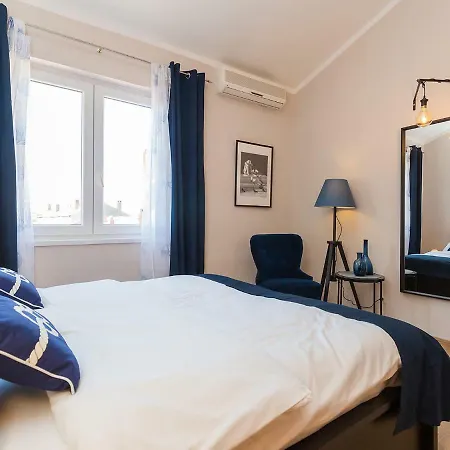 New Center Design Apartment